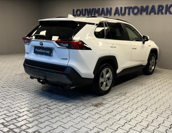 Toyota RAV4 SUV 2,5 l 131 kw
