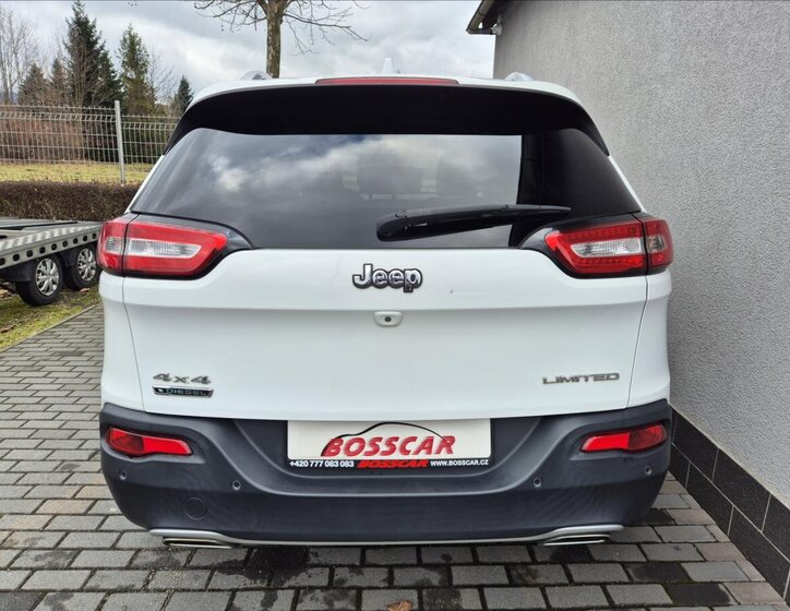 Jeep Cherokee SUV 2,2 l 147 kw