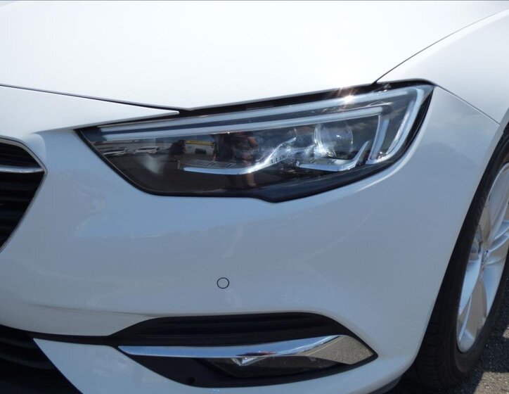 Opel Insignia Hatchback 2,0 l 125 kw