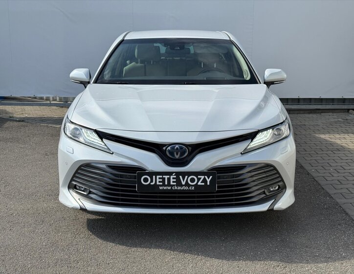 Toyota Camry Sedan / Limuzína 2,5 l 131 kw