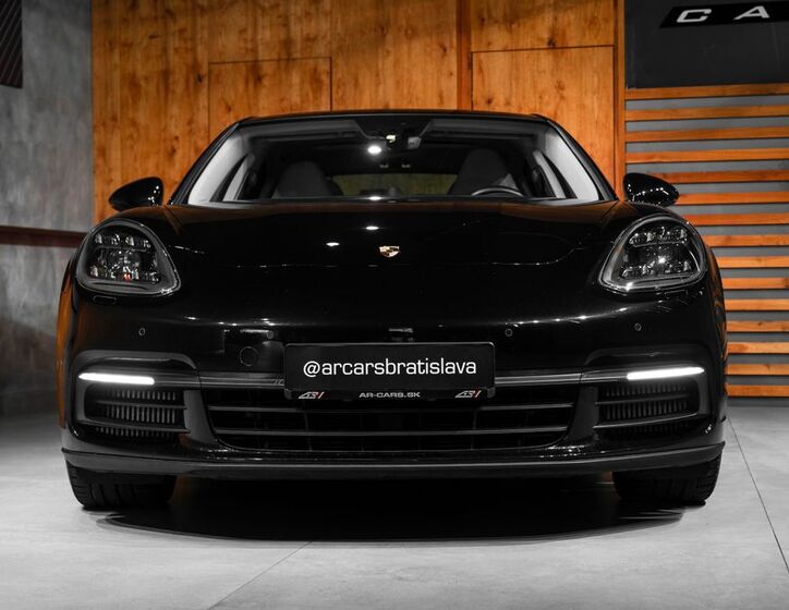 Porsche Panamera 7