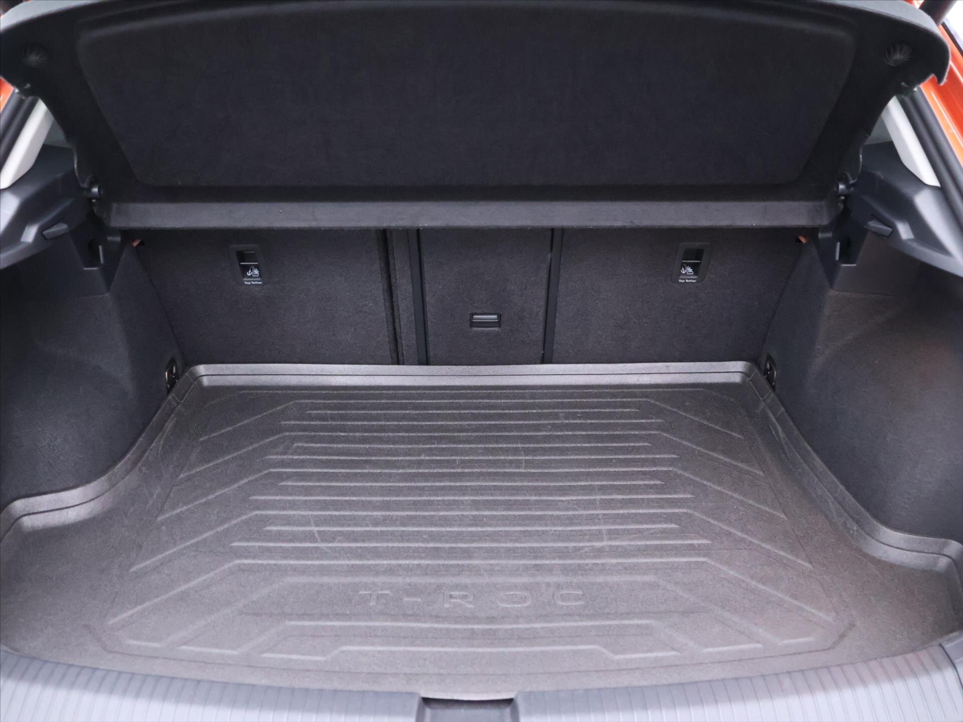 Volkswagen T-Roc SUV / Terénní 1,5 l 110 kw