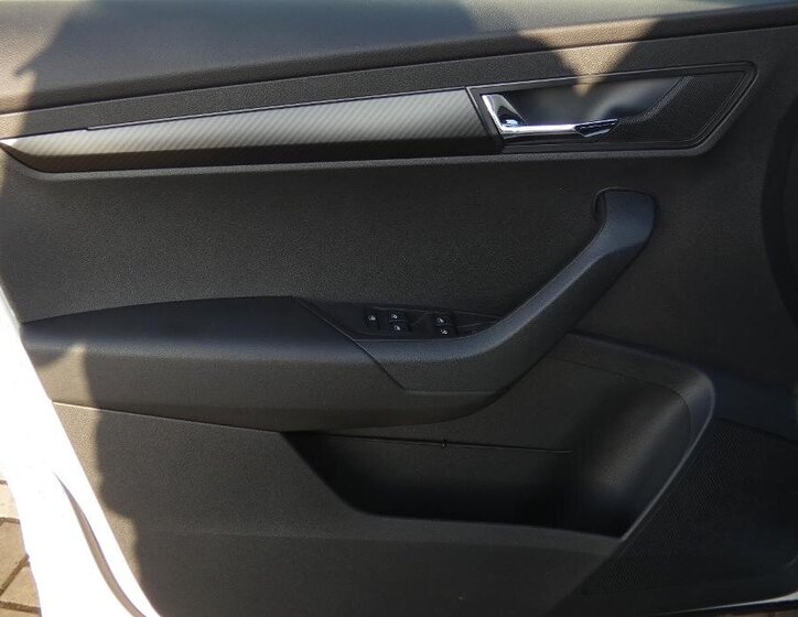 Škoda Karoq SUV / Terénní 1,5 l 110 kw