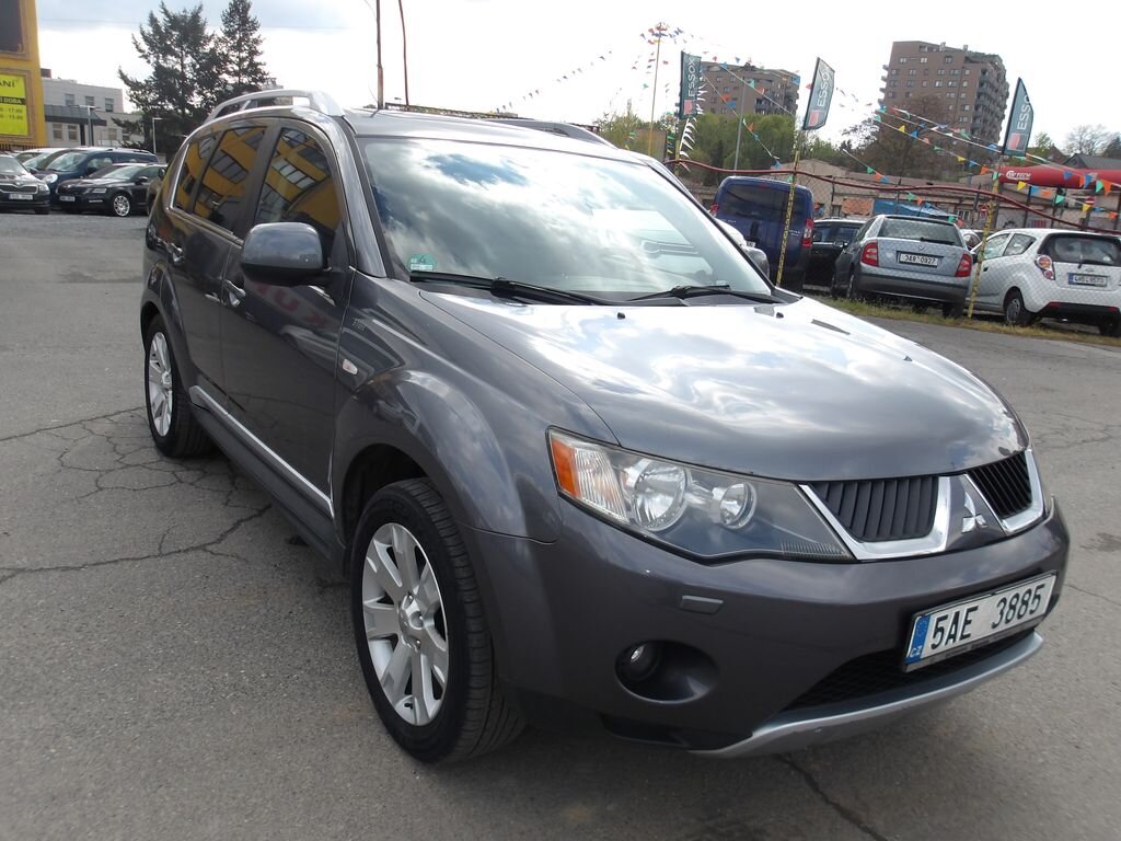 Mitsubishi Outlander SUV / Terénní 2,4 l 125 kw