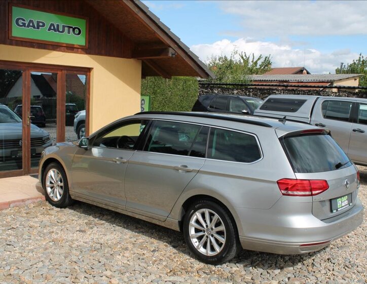 Volkswagen Passat Kombi 2,0 l 110 kw