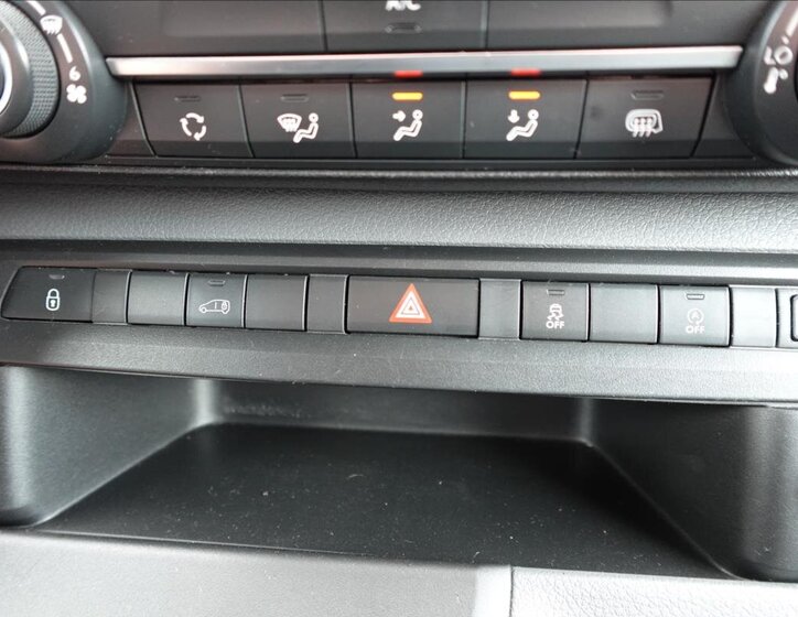 Opel Vivaro Ostatní 1,5 l 75 kw