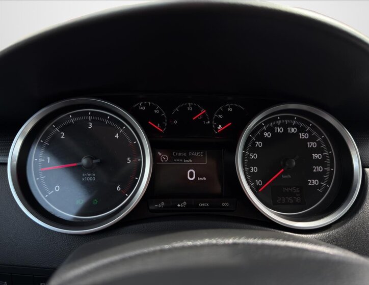 Peugeot 508 Sedan / Limuzína 2,0 l 120 kw