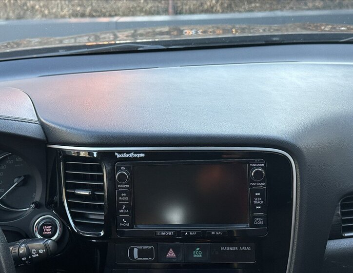 Mitsubishi Outlander SUV / Terénní 2,3 l 110 kw