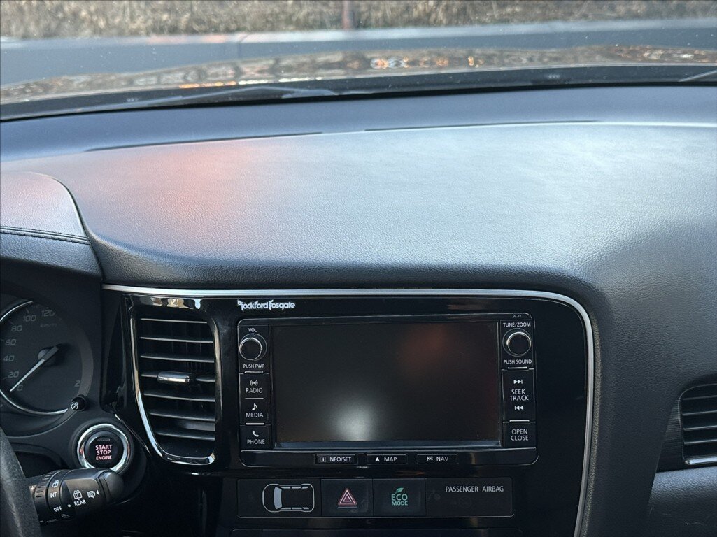 Mitsubishi Outlander SUV / Terénní 2,3 l 110 kw