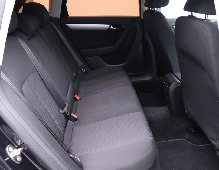 Volkswagen Passat 12