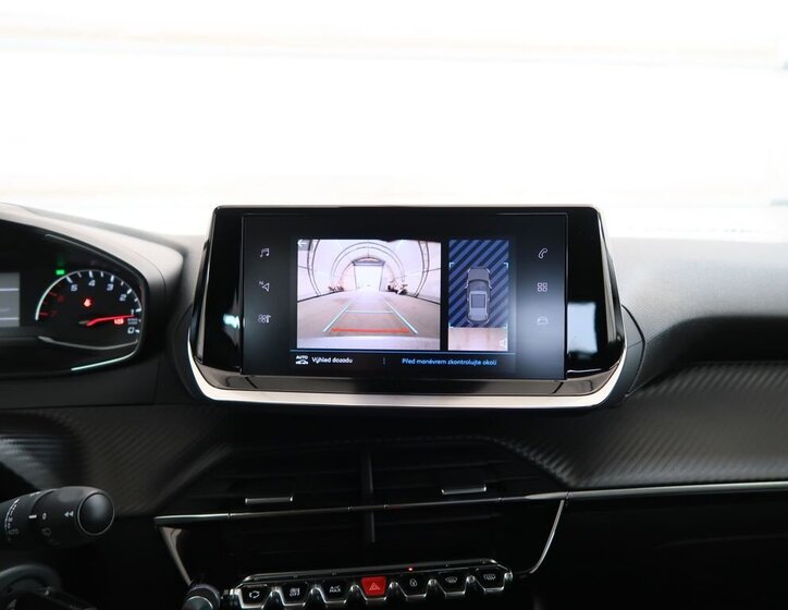 Peugeot 2008 SUV 1,2 l 96 kw