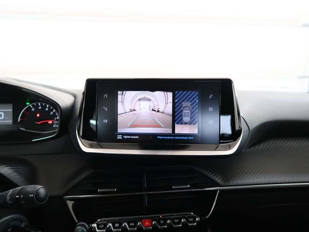 Peugeot 2008 SUV 1,2 l 96 kw