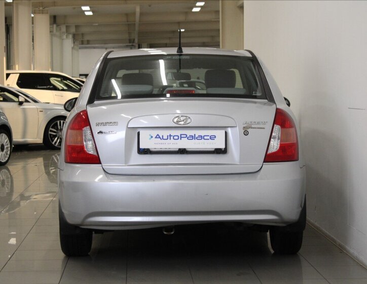 Hyundai Accent 4