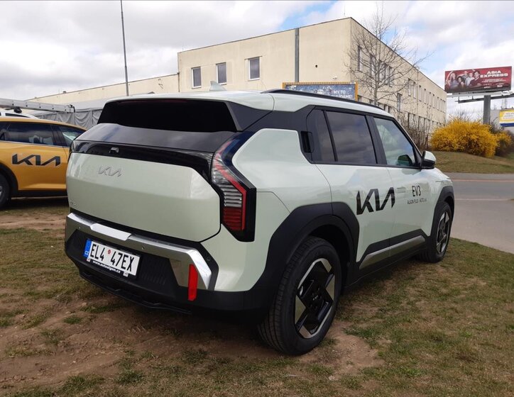 KIA EV3 SUV / Terénní 0,0 150 kw