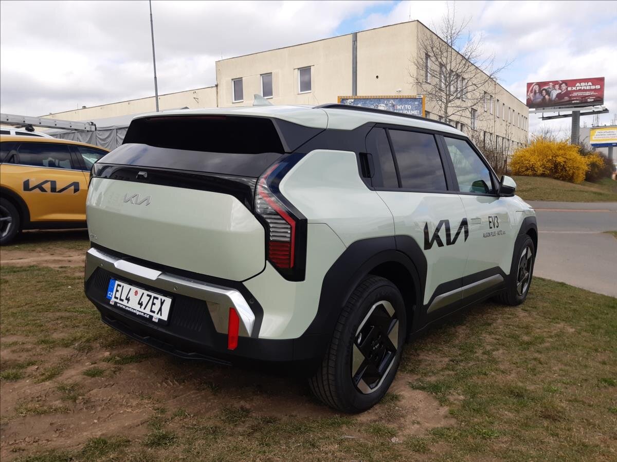 KIA EV3 SUV / Terénní 0,0 150 kw