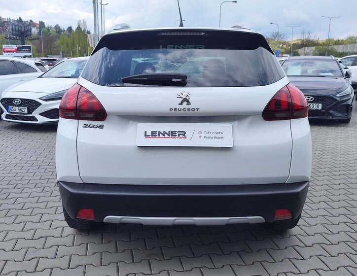 Peugeot 2008 SUV / Terénní 1,2 l 81 kw