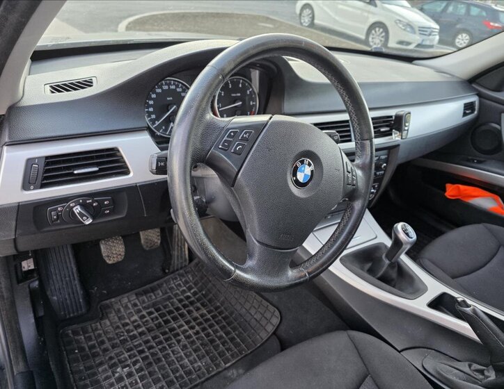 BMW Řada 3 Kombi 2,0 l 105 kw