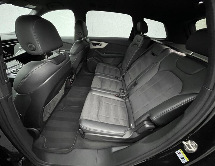 Audi Q7 17