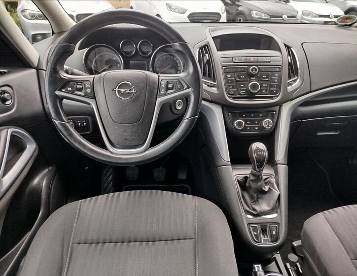 Opel Zafira 16