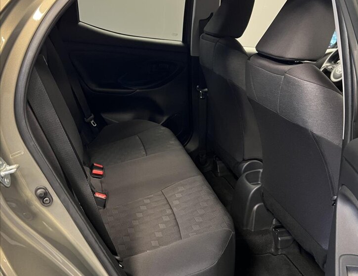 Toyota Yaris 12