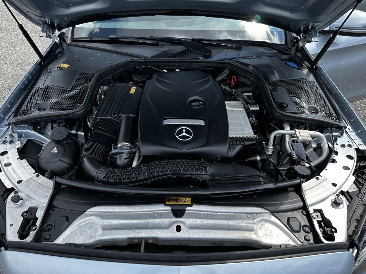 Mercedes-Benz Třídy C Sedan 1,6 l 115 kw