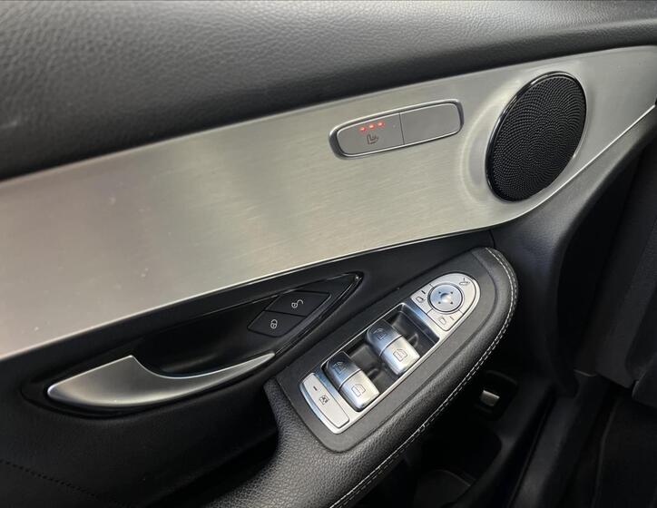 Mercedes-Benz GLC 12