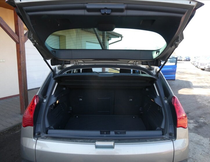 Peugeot 3008 SUV / Terénní 1,6 l 82 kw