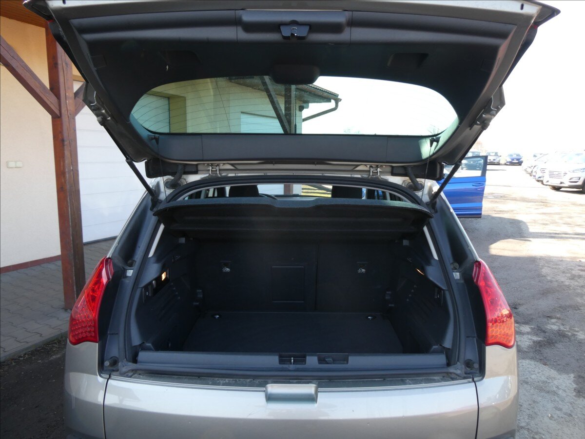 Peugeot 3008 SUV / Terénní 1,6 l 82 kw