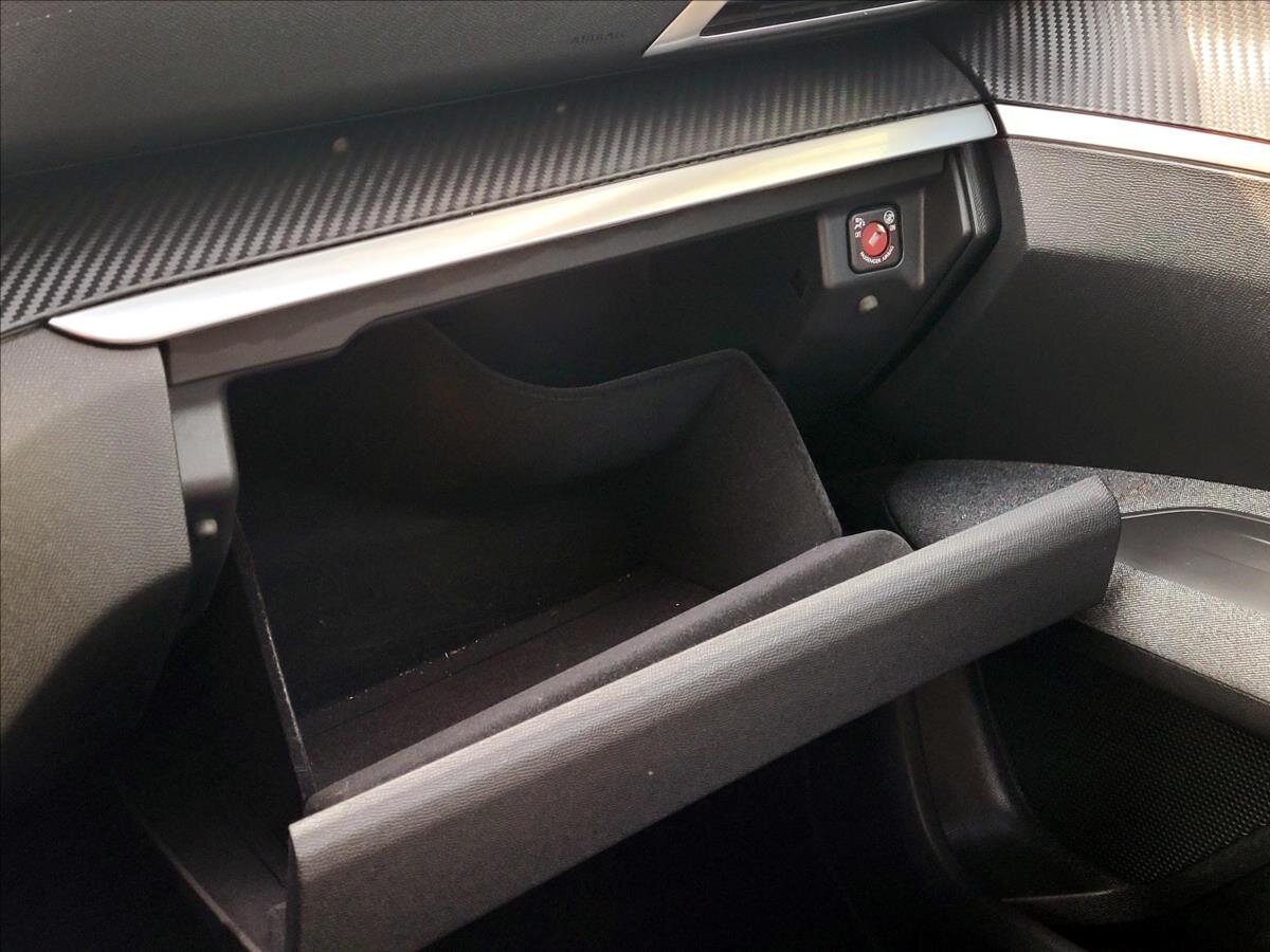 Peugeot 3008 SUV / Terénní 1,5 l 96 kw