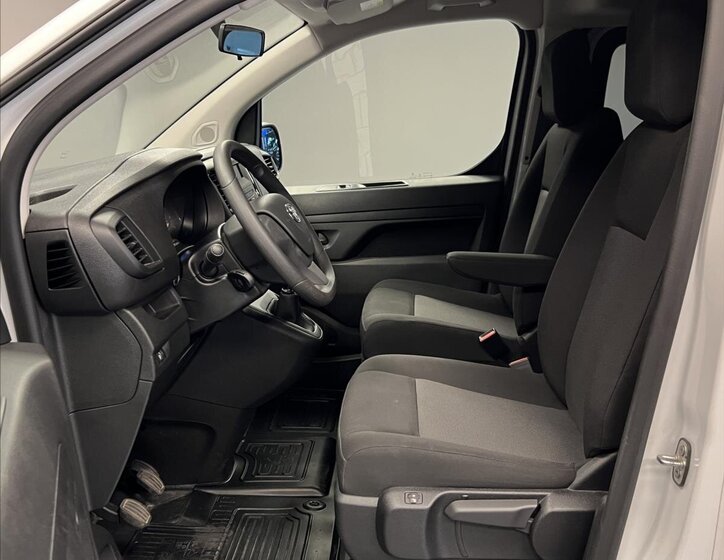 Toyota ProAce Verso 6