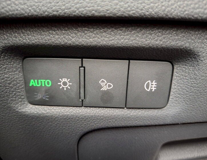 Škoda Octavia Sedan / Limuzína 1,5 l 110 kw