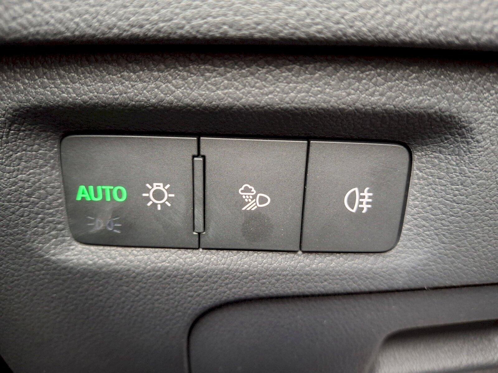 Škoda Octavia Sedan / Limuzína 1,5 l 110 kw