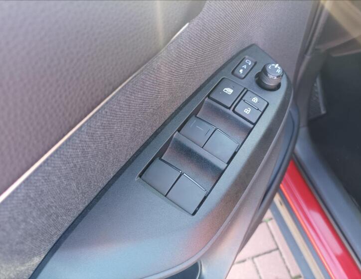 Toyota Yaris Cross 8