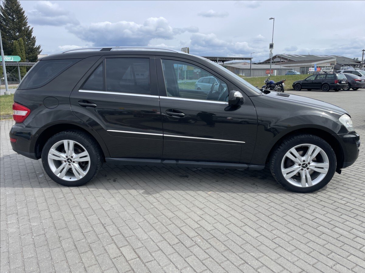 Mercedes-Benz Třídy M SUV / Terénní 3,0 l 165 kw