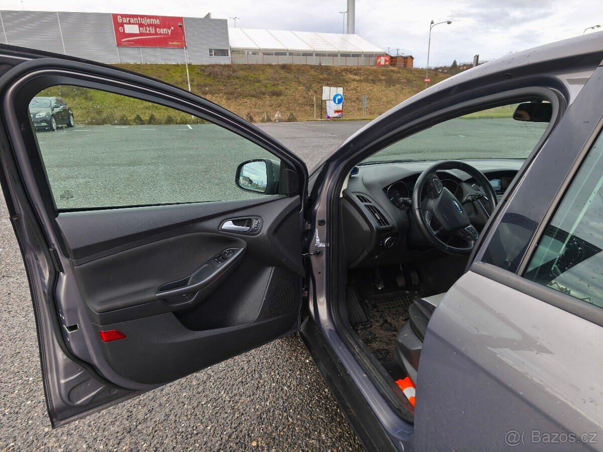 Ford Focus Hatchback 999,0 74 kw