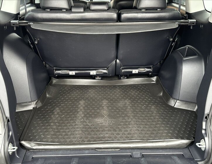 Mitsubishi Outlander SUV 2,3 l 130 kw