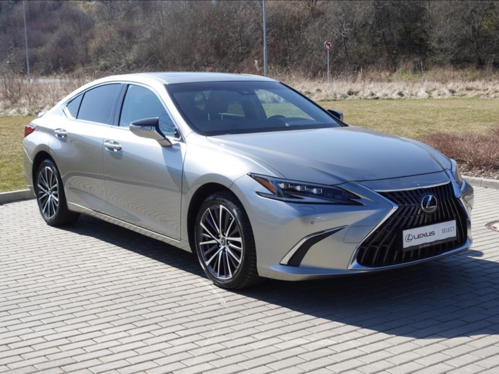 Lexus ES 300h 4