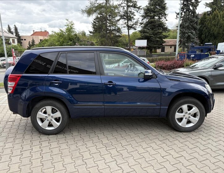Suzuki Grand Vitara SUV / Terénní 2,4 l 124 kw