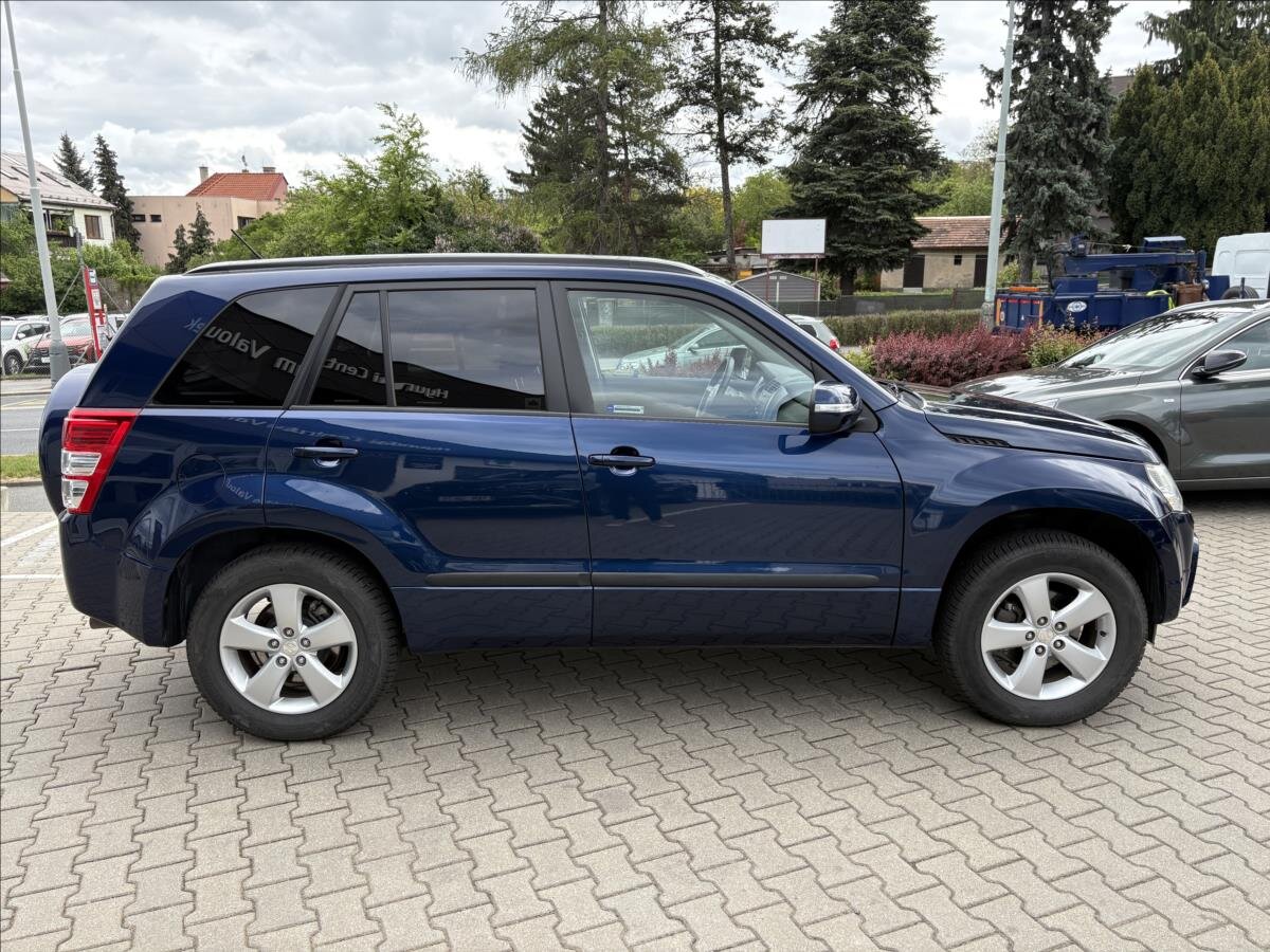 Suzuki Grand Vitara SUV / Terénní 2,4 l 124 kw