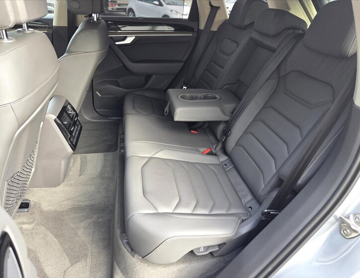 Volkswagen Touareg SUV / Terénní 3,0 l 210 kw