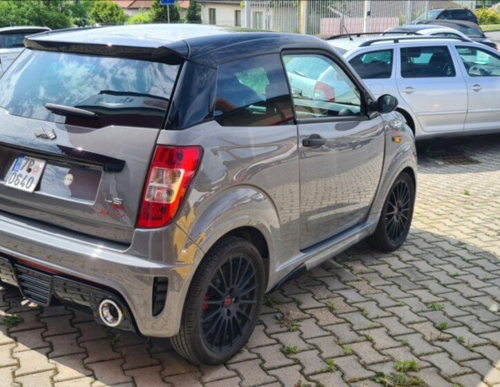 Ligier JS 50 L Hatchback 478,0 6 kw