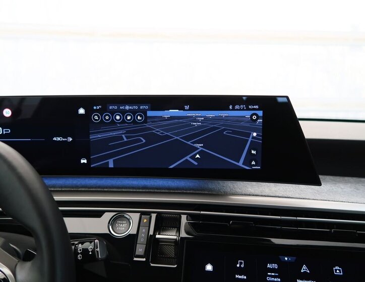 Peugeot 5008 SUV 1,2 l 100 kw