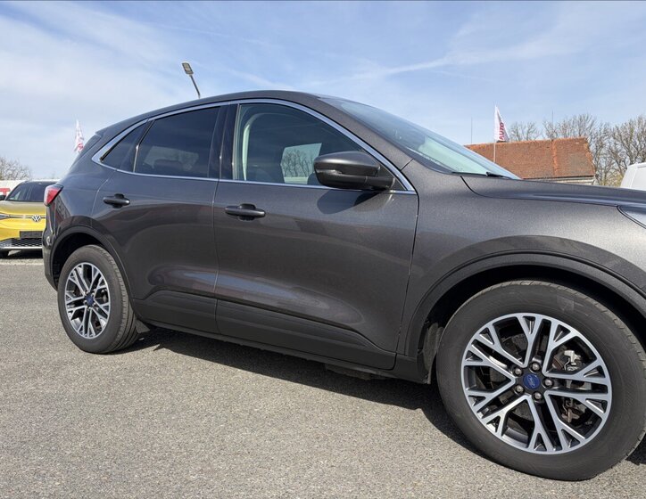 Ford Kuga SUV / Terénní 2,5 l 165 kw