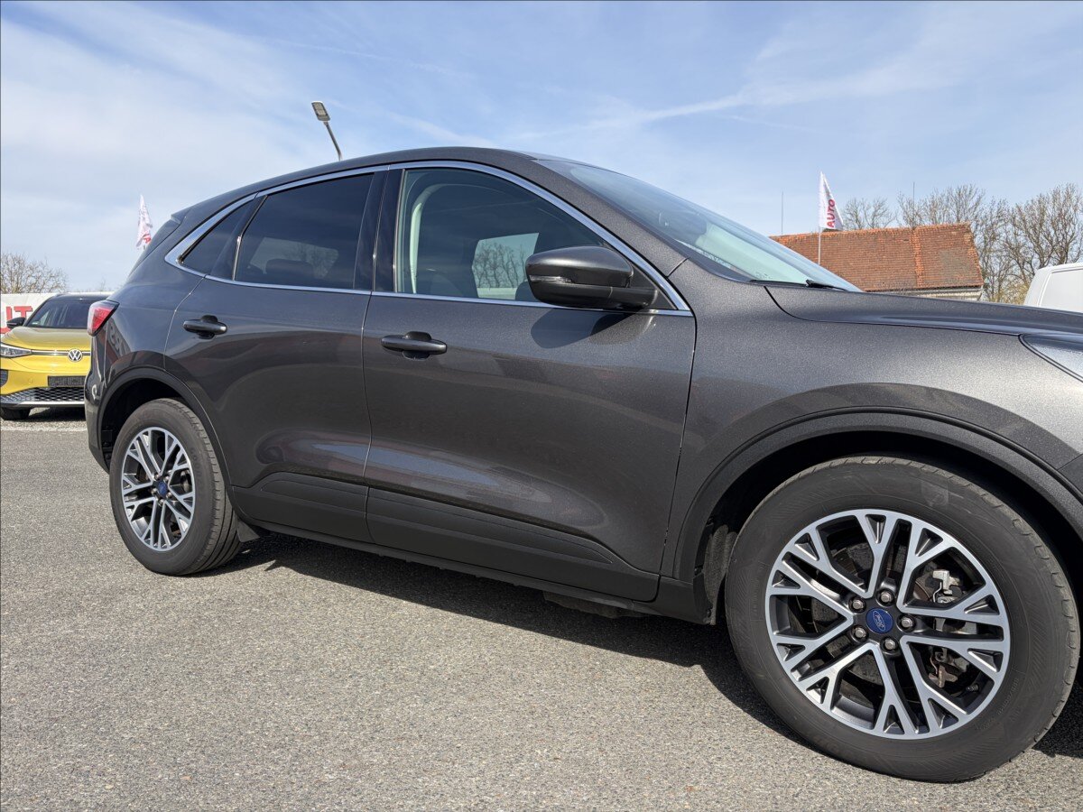 Ford Kuga SUV / Terénní 2,5 l 165 kw