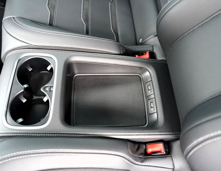 Mercedes-Benz AMG GT 33