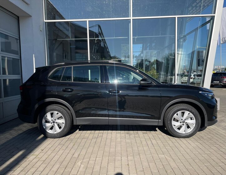 Volkswagen Tiguan SUV 1,5 l 96 kw