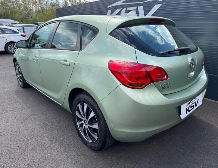 Opel Astra Hatchback 1,4 l 74 kw