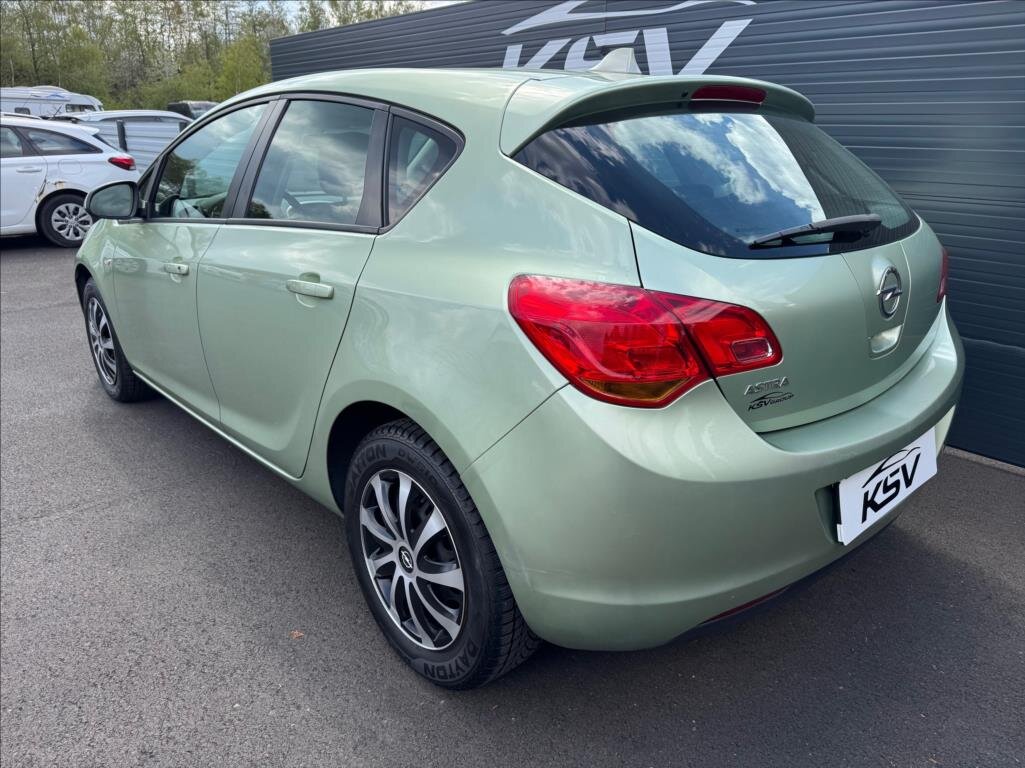 Opel Astra Hatchback 1,4 l 74 kw