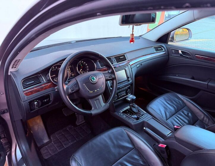 Škoda Superb 14