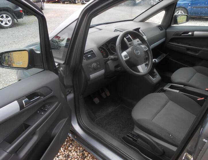 Opel Zafira 11